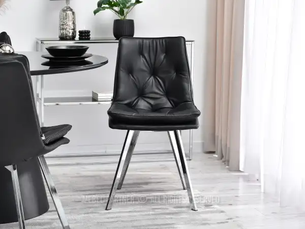 Czarne krzesło PUNTI: elegancja i wygoda dla Twojego wnętrza